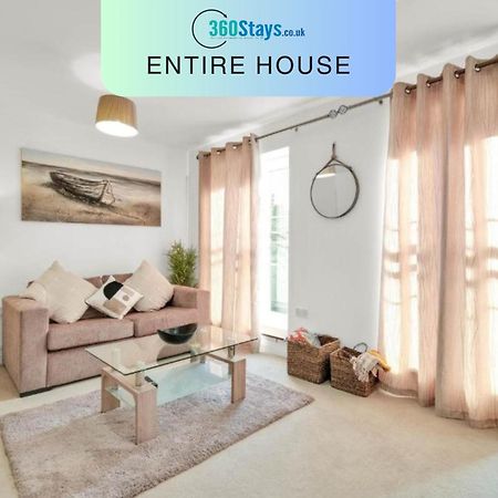 Foxherne 5Bdr 3Ba Serviced House With Parking - Slough By 360Stays Zewnętrze zdjęcie