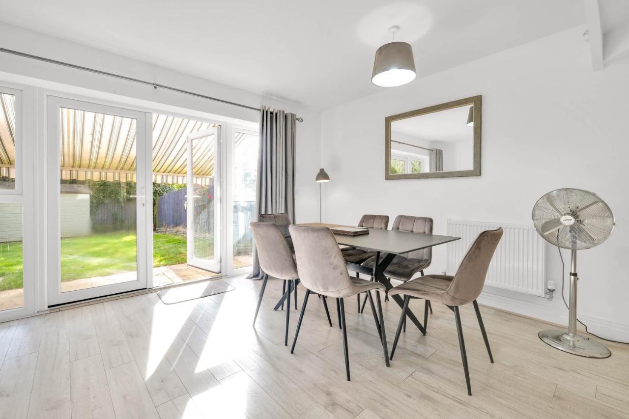 Foxherne 5Bdr 3Ba Serviced House With Parking - Slough By 360Stays Zewnętrze zdjęcie