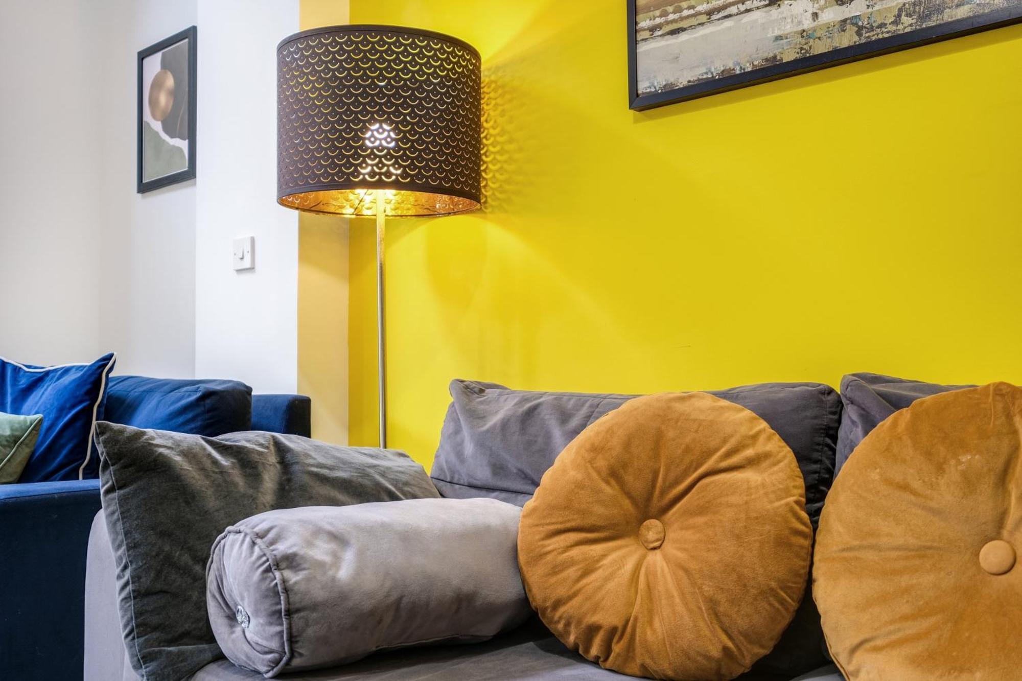 Foxherne 5Bdr 3Ba Serviced House With Parking - Slough By 360Stays Zewnętrze zdjęcie
