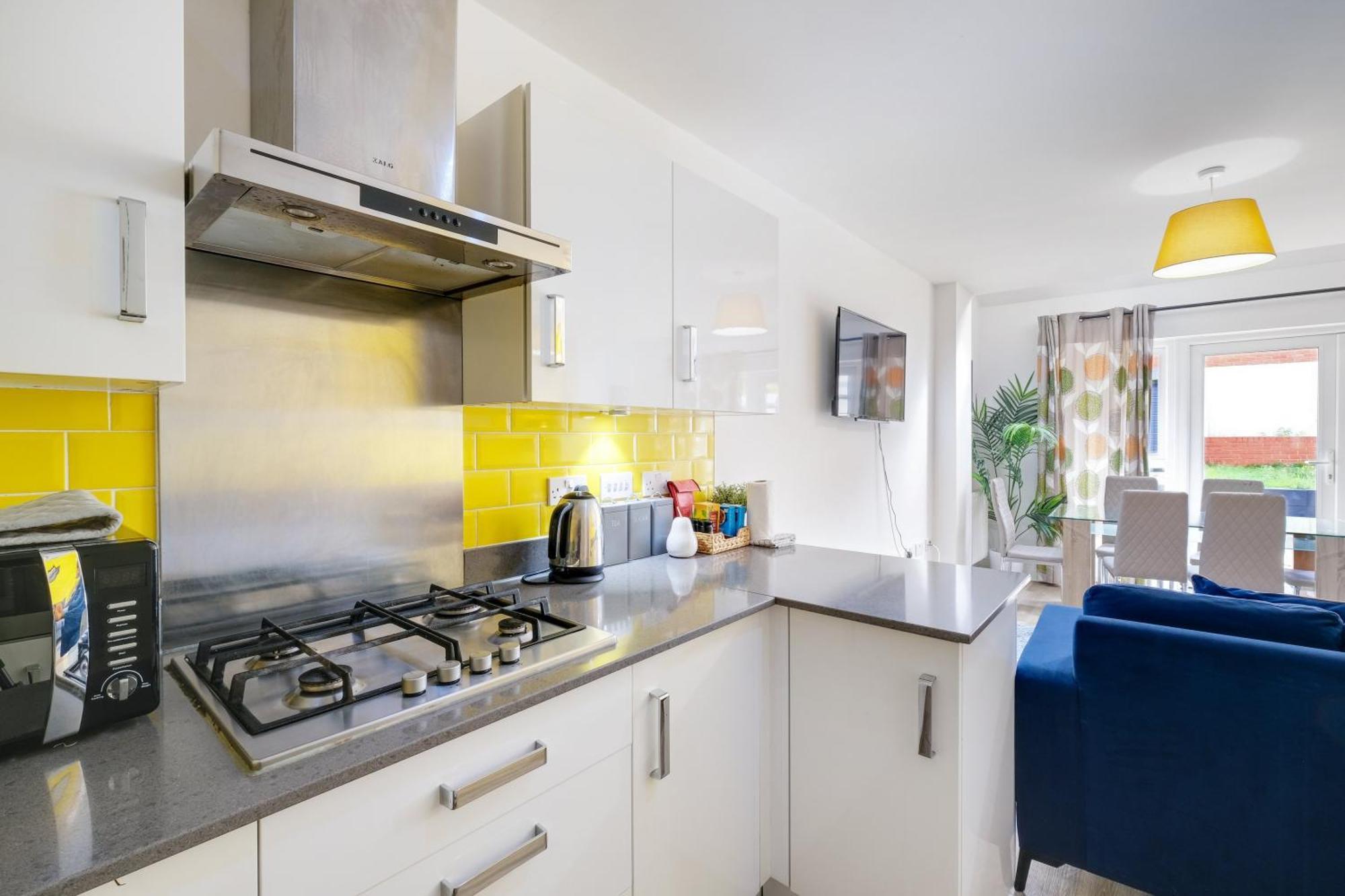 Foxherne 5Bdr 3Ba Serviced House With Parking - Slough By 360Stays Zewnętrze zdjęcie