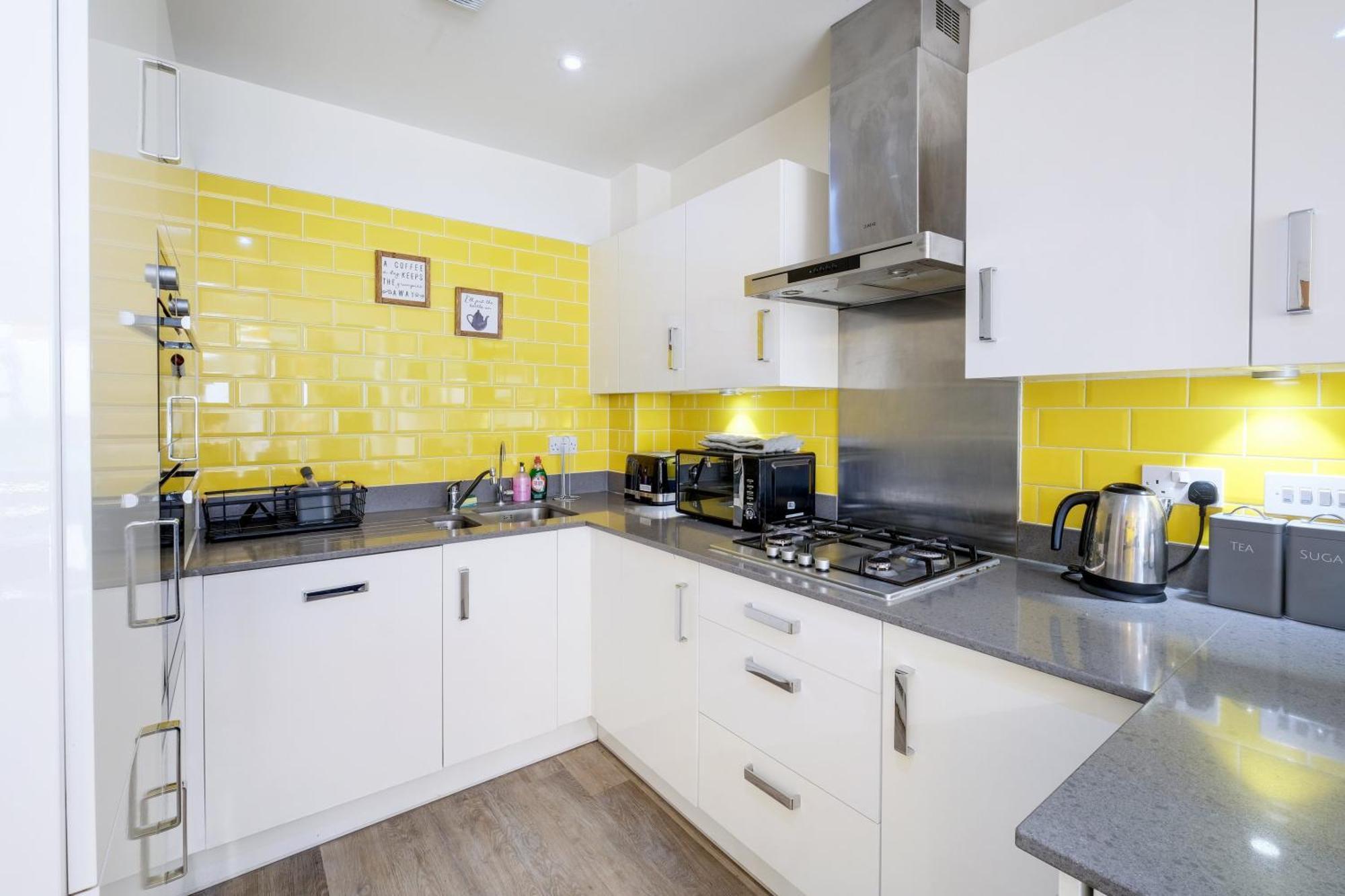 Foxherne 5Bdr 3Ba Serviced House With Parking - Slough By 360Stays Zewnętrze zdjęcie
