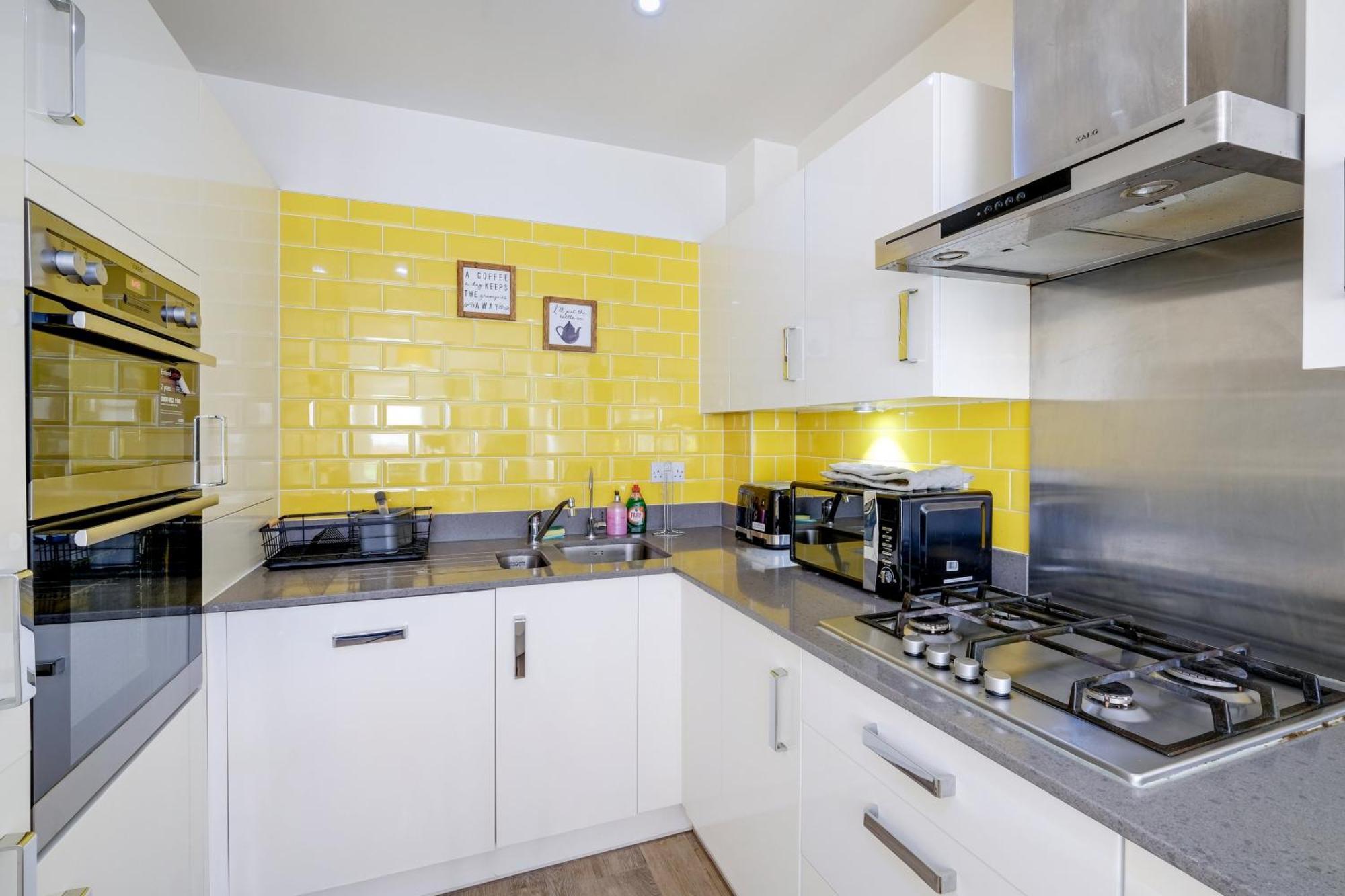 Foxherne 5Bdr 3Ba Serviced House With Parking - Slough By 360Stays Zewnętrze zdjęcie