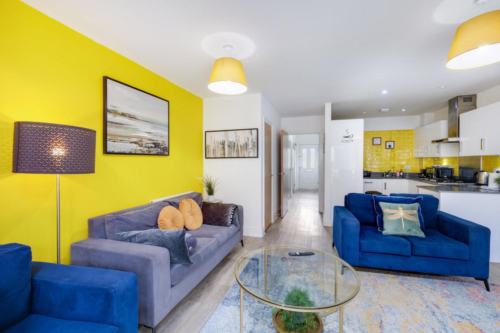 Foxherne 5Bdr 3Ba Serviced House With Parking - Slough By 360Stays Zewnętrze zdjęcie